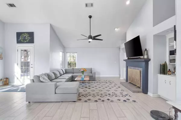 2265 Kerra Lane, Navarre, FL 32566