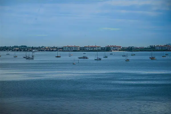 6060 SHORE BLVD S #712, Gulfport, FL 33707