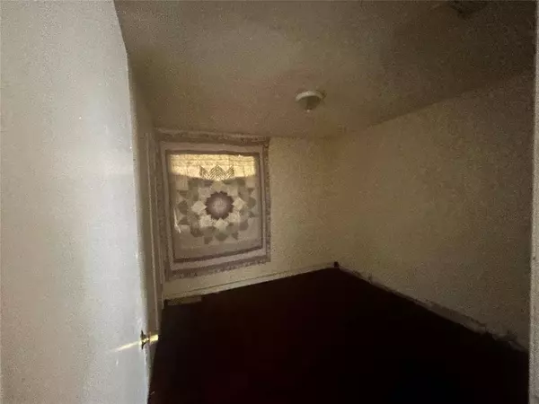 1517 Galveston Street, Grand Prairie, TX 75051