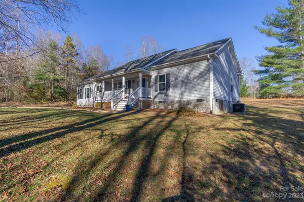 224 Appaloosa DR, Mills River, NC 28759