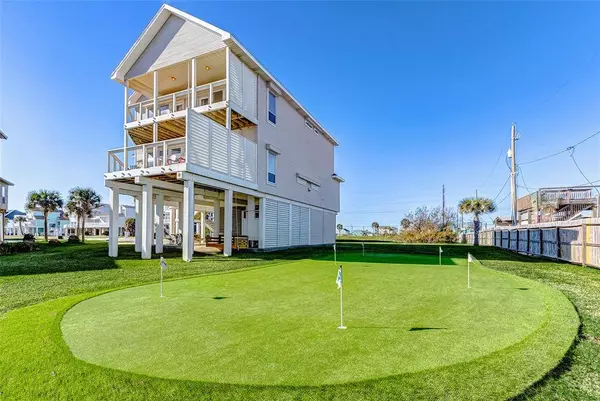 18211 E De Vaca Ln, Galveston, TX 77554