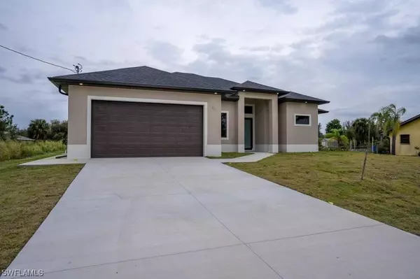 820 Richmond AVE N, Lehigh Acres, FL 33972