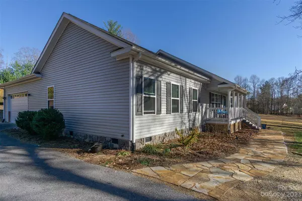 224 Appaloosa DR, Mills River, NC 28759