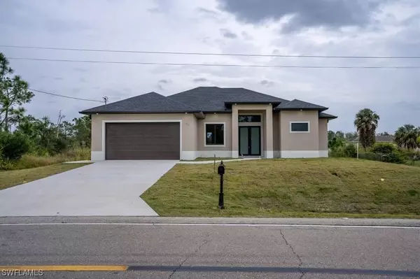 820 Richmond AVE N, Lehigh Acres, FL 33972