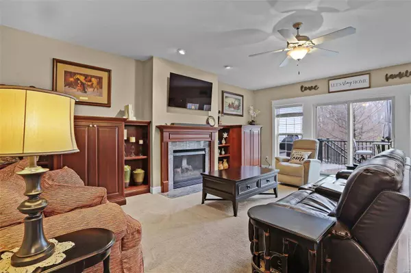 9 Timberwood DR, Maryville, IL 62062