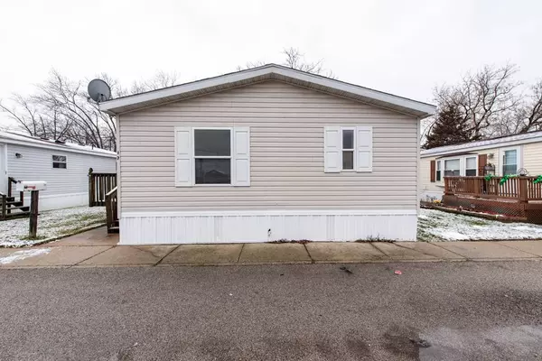 517 Main Street, Park City, IL 60085