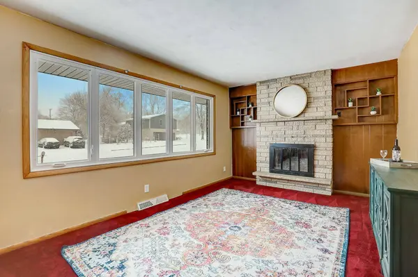 160 W Macarthur Street, Sun Prairie, WI 53590
