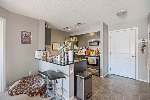 2715 12 AVE SE #312, Calgary, AB T2A 4X8