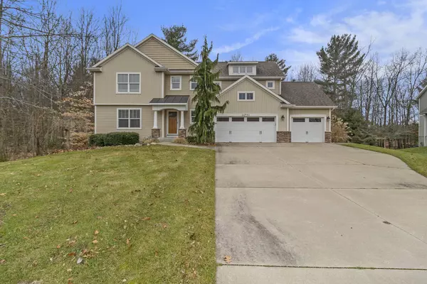 16431 West Willow Drive Drive, Spring Lake, MI 49456