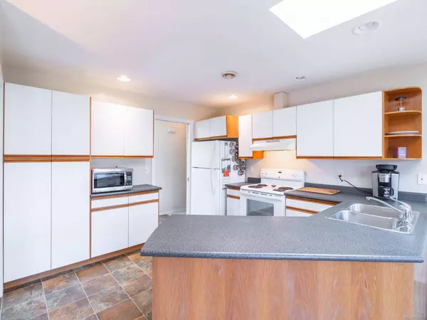 750 Arrowsmith Way, French Creek, BC V9P 2K5