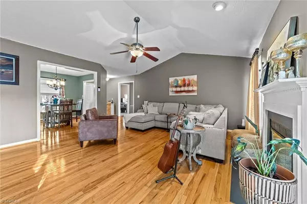 3008 Butterwood DR, Jamestown, NC 27282