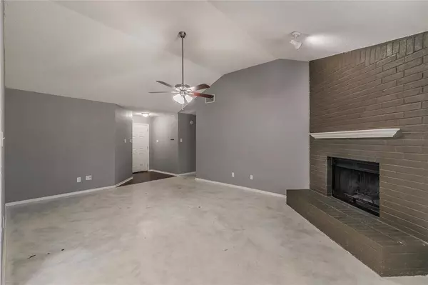 825 Bristol Avenue, Saginaw, TX 76179