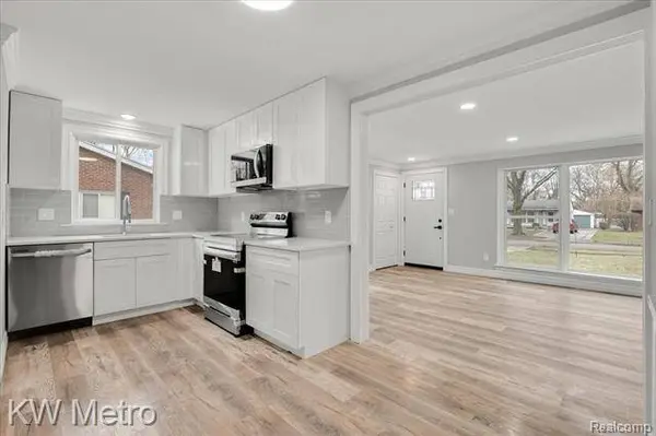 29270 RAMBLING Road, Southfield, MI 48076