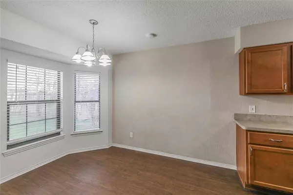 825 Bristol Avenue, Saginaw, TX 76179