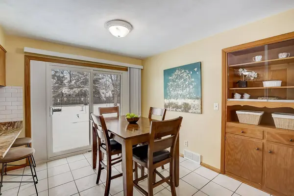 160 W Macarthur Street, Sun Prairie, WI 53590