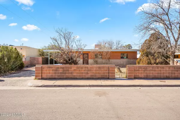 1615 Paxton ST, Las Cruces, NM 88001