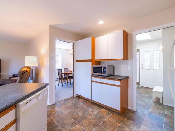 750 Arrowsmith Way, French Creek, BC V9P 2K5