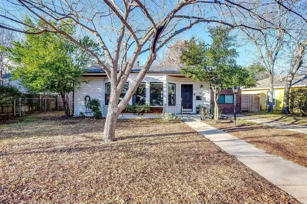 3000 Edgehill Road, Fort Worth, TX 76116