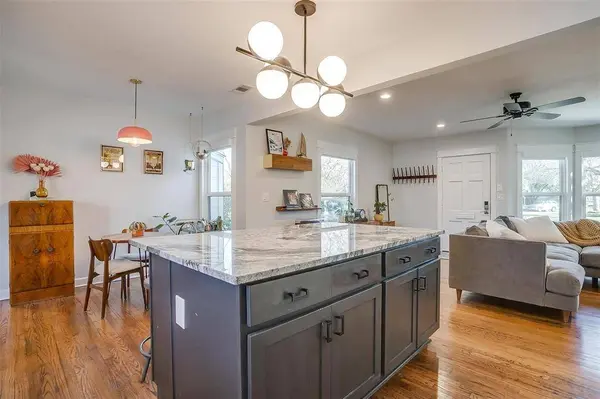 3000 Edgehill Road, Fort Worth, TX 76116