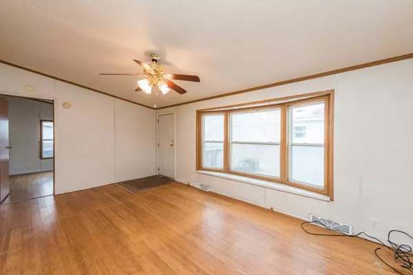 517 Main Street, Park City, IL 60085