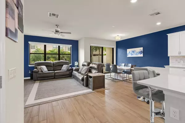 8242 Tailshot CT, Lake Worth, FL 33467