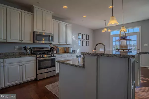 7489 BRUNSON CIR, Gainesville, VA 20155