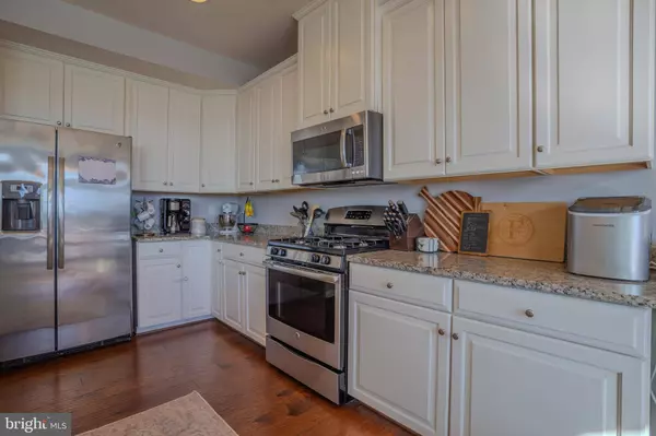 7489 BRUNSON CIR, Gainesville, VA 20155