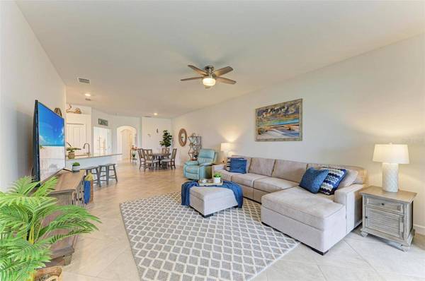 15967 CLEAR SKIES PL, Bradenton, FL 34211