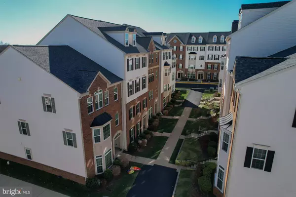 7489 BRUNSON CIR, Gainesville, VA 20155