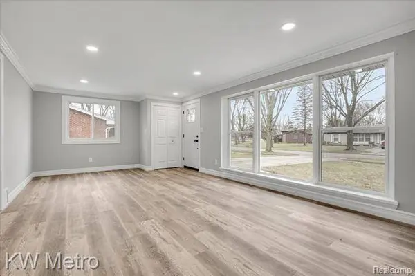 29270 RAMBLING Road, Southfield, MI 48076