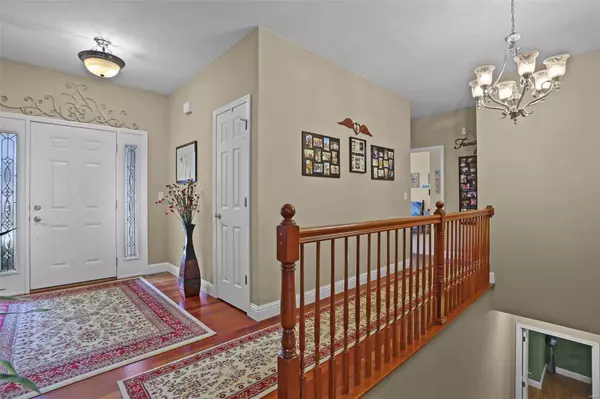 9 Timberwood DR, Maryville, IL 62062
