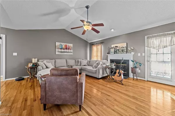 3008 Butterwood DR, Jamestown, NC 27282