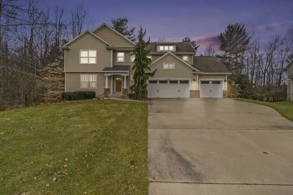 16431 West Willow Drive Drive, Spring Lake, MI 49456