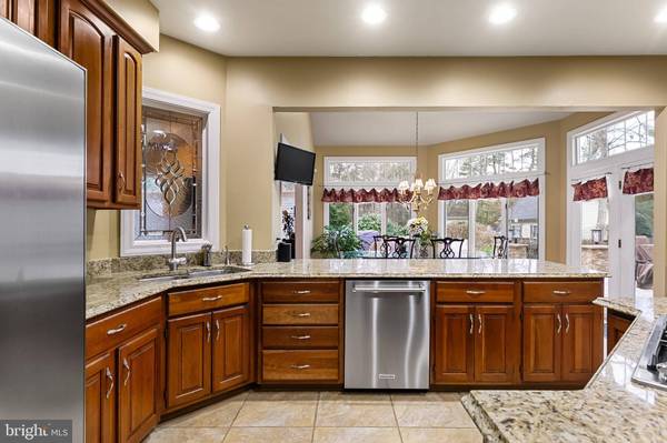 6 FOXBORO CT, Voorhees, NJ 08043