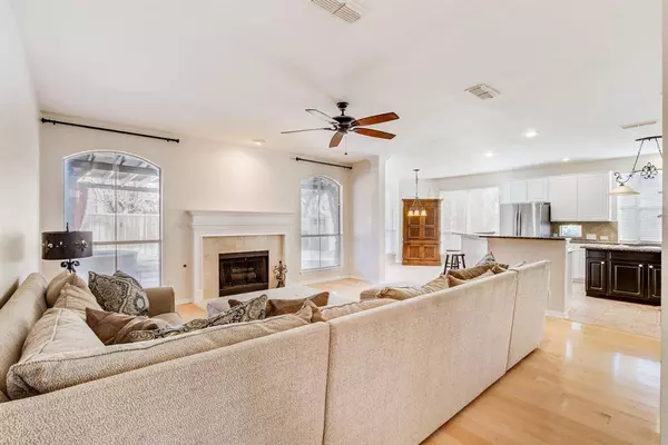 2816 Meadow Glen Drive, Flower Mound, TX 75022