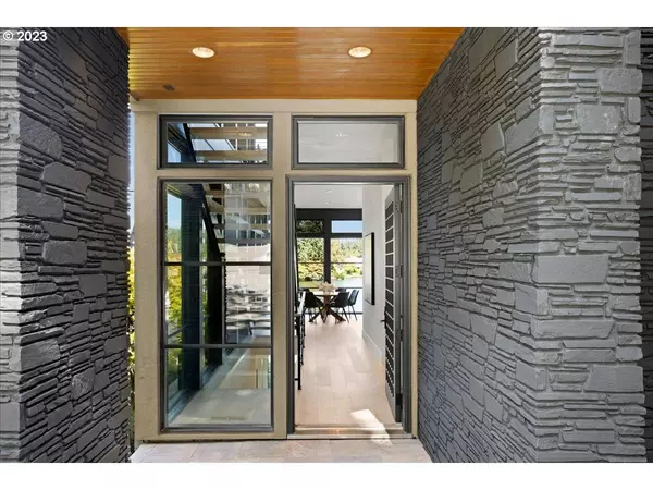 1617 LAKE FRONT RD, Lake Oswego, OR 97034