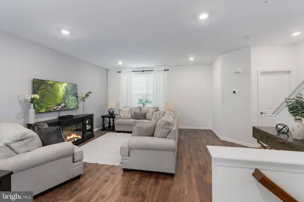 107 EDGEWATER CT, Quakertown, PA 18951