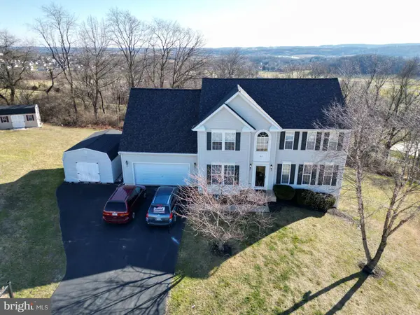 365 LAKEVIEW DR, Spring Grove, PA 17362
