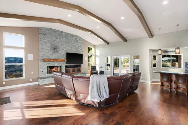 2925 Los Campos Dr, Fallbrook, CA 92028