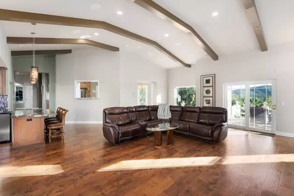 2925 Los Campos Dr, Fallbrook, CA 92028