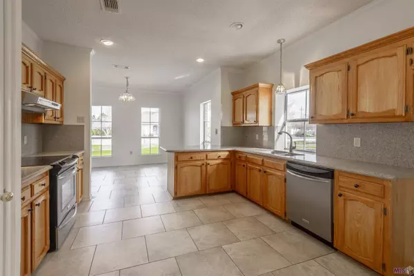 12822 MAGNOLIA CHASE DR, Baton Rouge, LA 70810