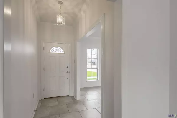 12822 MAGNOLIA CHASE DR, Baton Rouge, LA 70810