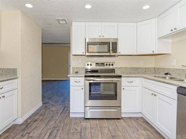 1655 Stone Edge CIR, El Cajon, CA 92021