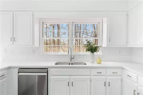 620 Fourth Fairway DR, Roswell, GA 30076