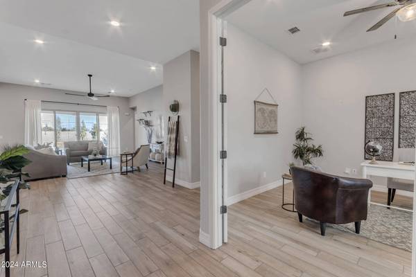 11814 W LUXTON Lane, Avondale, AZ 85323