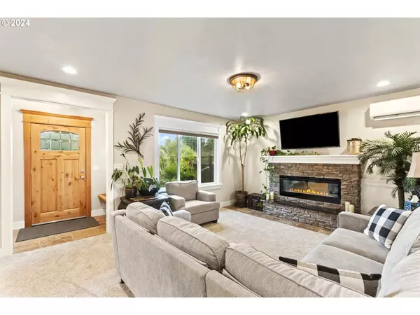 599 RIVER LOOP 2, Eugene, OR 97404