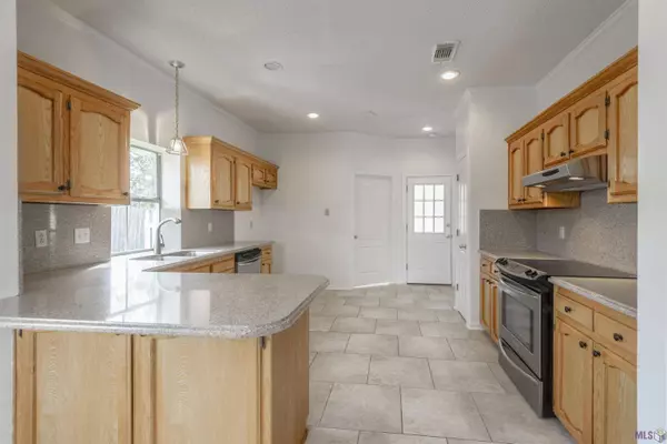 12822 MAGNOLIA CHASE DR, Baton Rouge, LA 70810