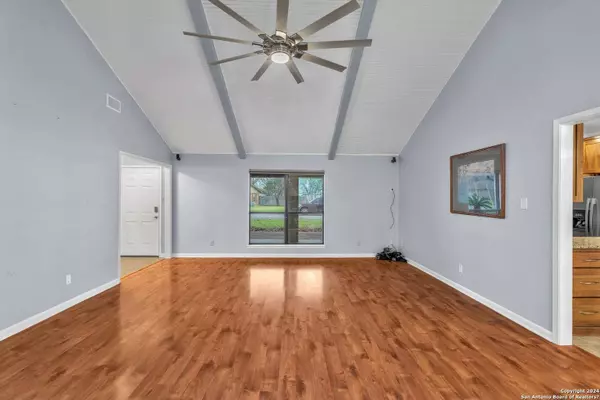 1323 Lake Winds Cir, New Braunfels, TX 78130