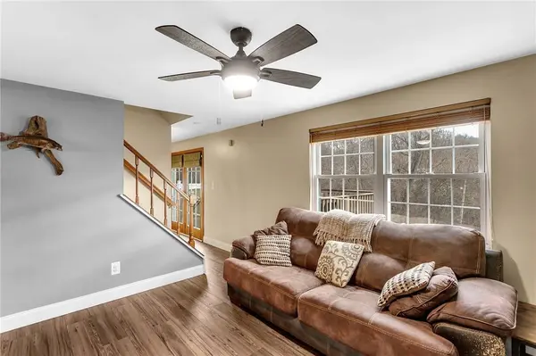 4722 Havana Dr, Pittsburgh, PA 15239