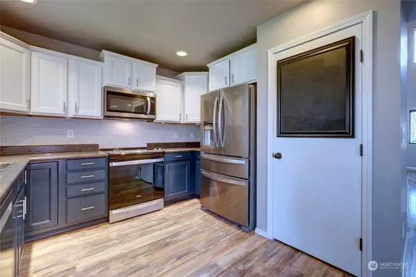 4534 SE Bakken CT, Port Orchard, WA 98366